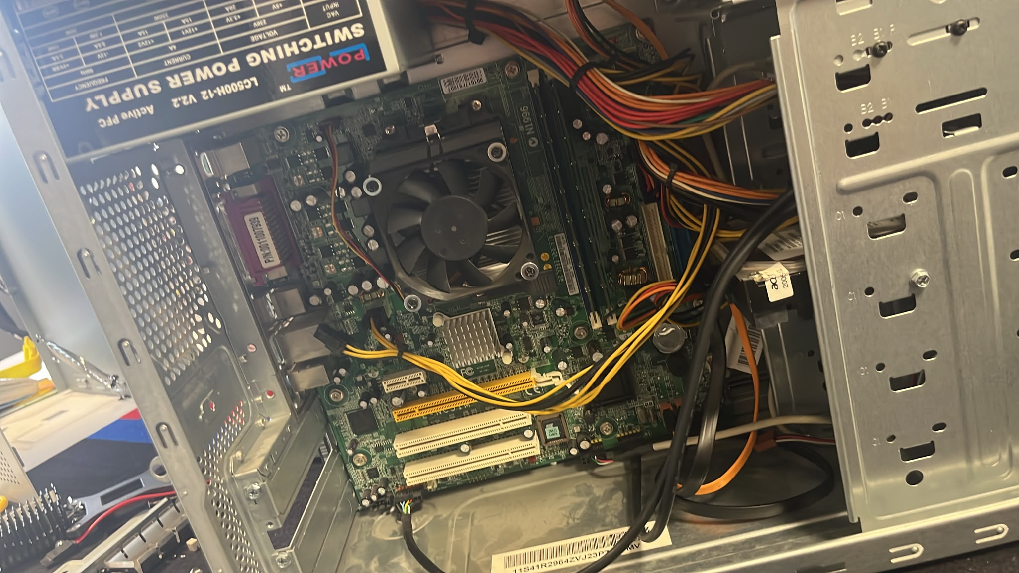 Interno PC Desktop ELLUG